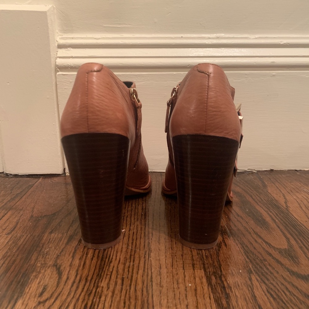 KENNETH COLE: Booties - Picture 3 of 7